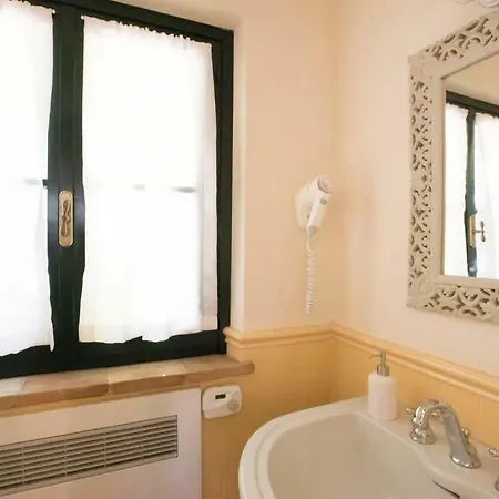 Dimora Borgogni: بيت للعطل *